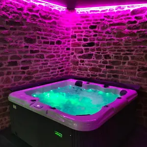 Le Jardin Medicis Avec Jacuzzi Et Sauna , Tredion France